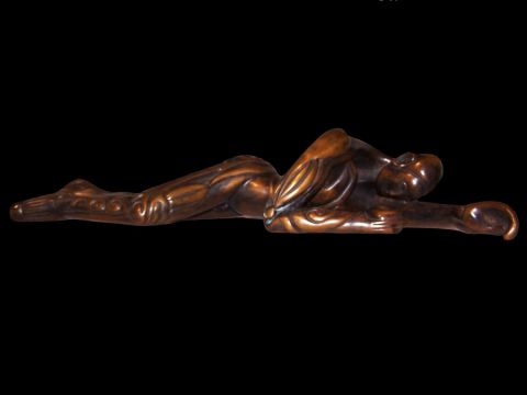 L'homme allonge - Sculpture - Joselito Donas
