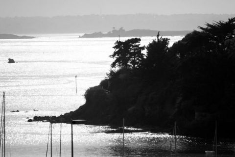 La baie en fin de journee - Photo - foundryprod