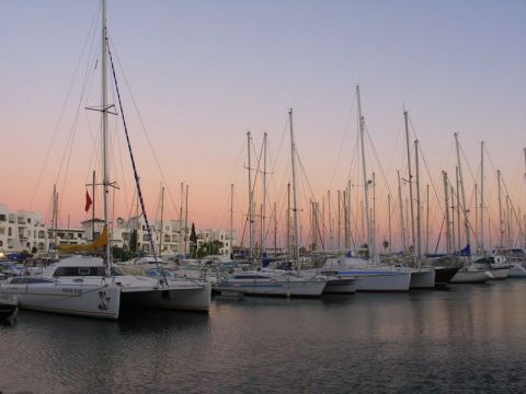 Port � El Kantoui le soir - Photo - volontaire