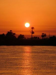 Voir cette oeuvre de July DERIEPPE: Lever de soleil dur le Nil