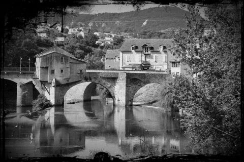 un pont une maison - Photo - raymondjose