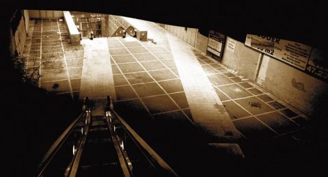 Escalator - Photo - gate2art