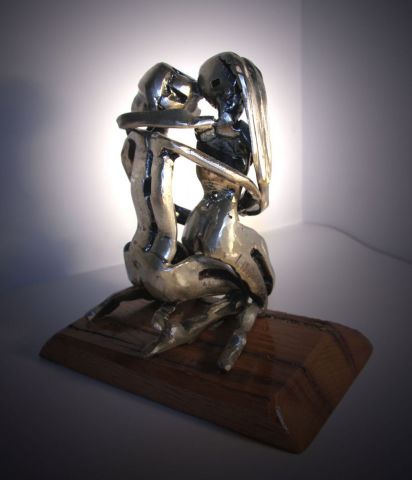 Couple enlac� - Sculpture - LUC