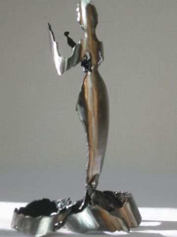 Trusting Muse - Sculpture - catherine vaganay metal sculpture