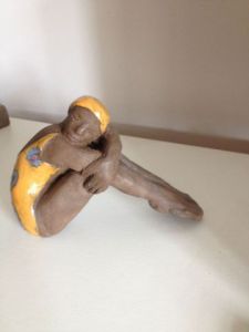 Sculpture de monique josie: baigneuse relax