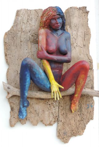 L'artiste Jean-Francois Gantner - nu femme de couleur sur bois vermoulu
