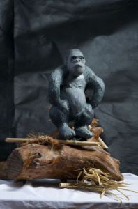Voir cette oeuvre de Mireille ULLA: Gorille sur branche