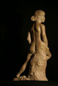 Voir cette oeuvre de Denis Gibaud: Statuette femme assise 1