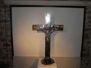 Sculpture de Roland GOURDON: CHRIST EN CROIX 2