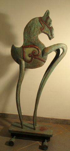 L'artiste unicornis - sculpture sur bois chene peinte et patinée