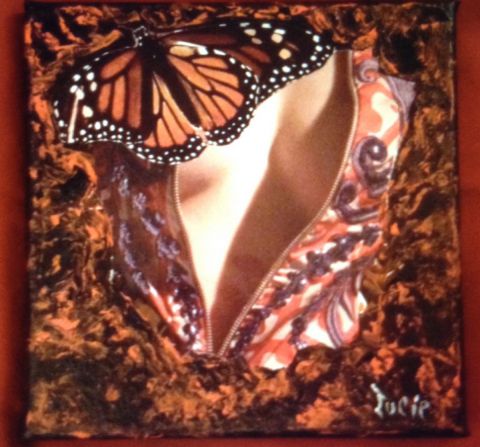L'artiste LUCIE - Un papillon dans le décolleté 