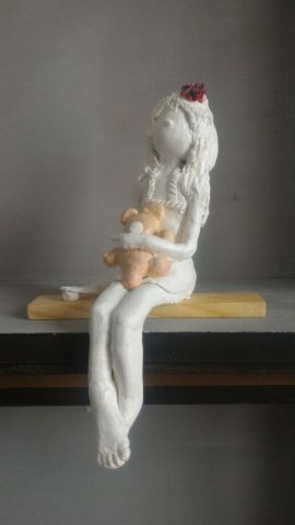 Elle et son ours... - Sculpture - Carole Dumas